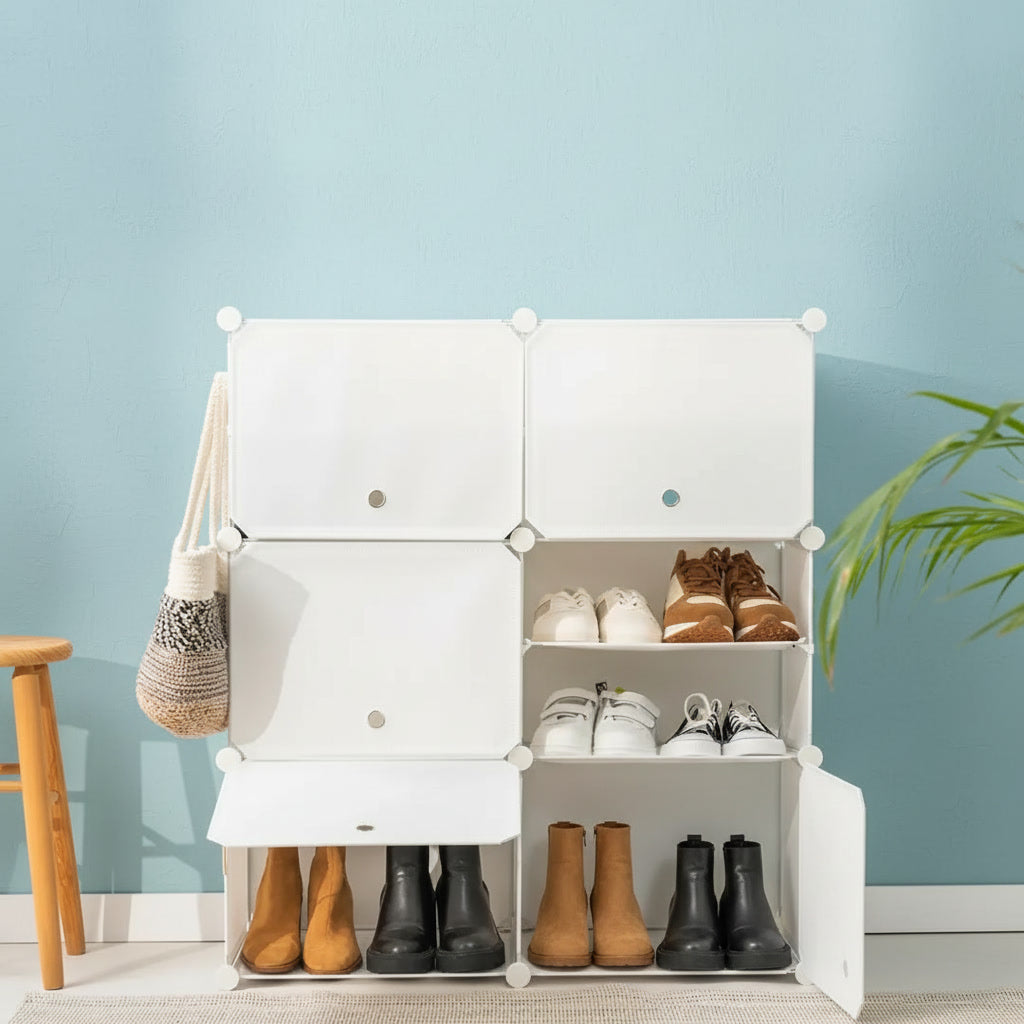 Étagère à chaussures modulaire blanche avec portes ventilées et porte-manteau